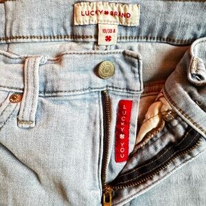 Lucky Brand Light wash straight leg jeans